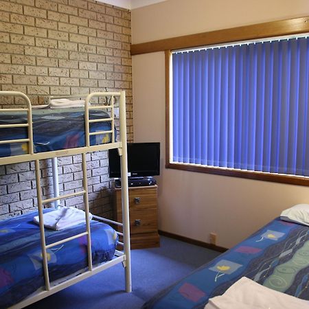 Barrass John Bright Motor Inn Bagian luar foto