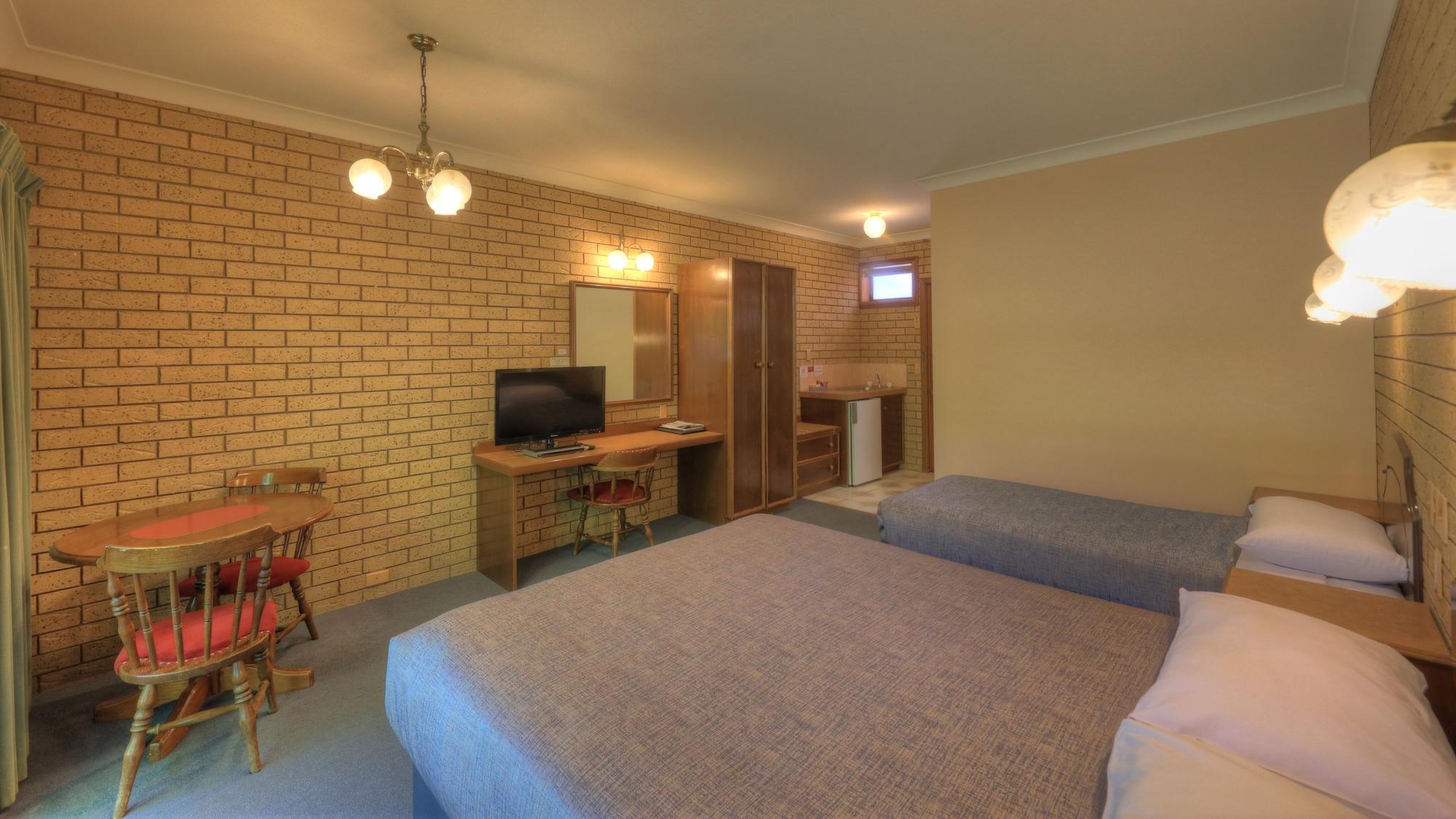 Barrass John Bright Motor Inn Bagian luar foto
