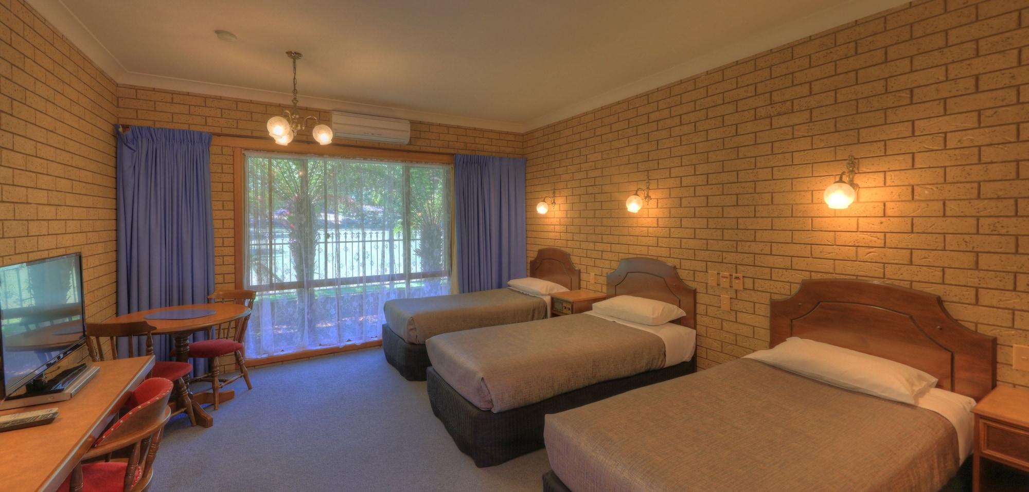 Barrass John Bright Motor Inn Bagian luar foto