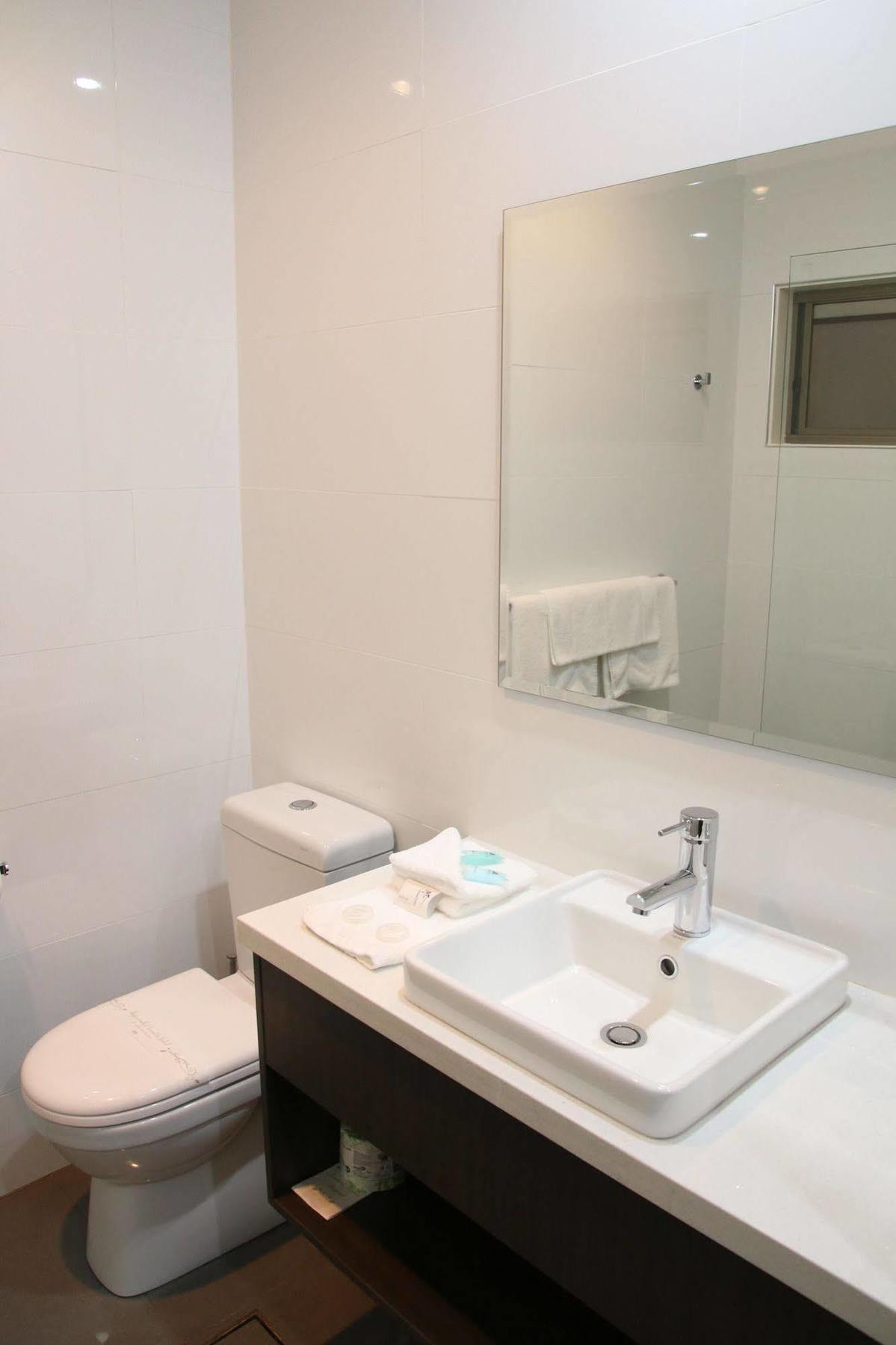 Barrass John Bright Motor Inn Bagian luar foto